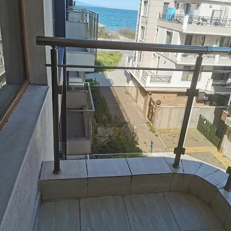 лахабана до плажа в Appartamento Pomorie
